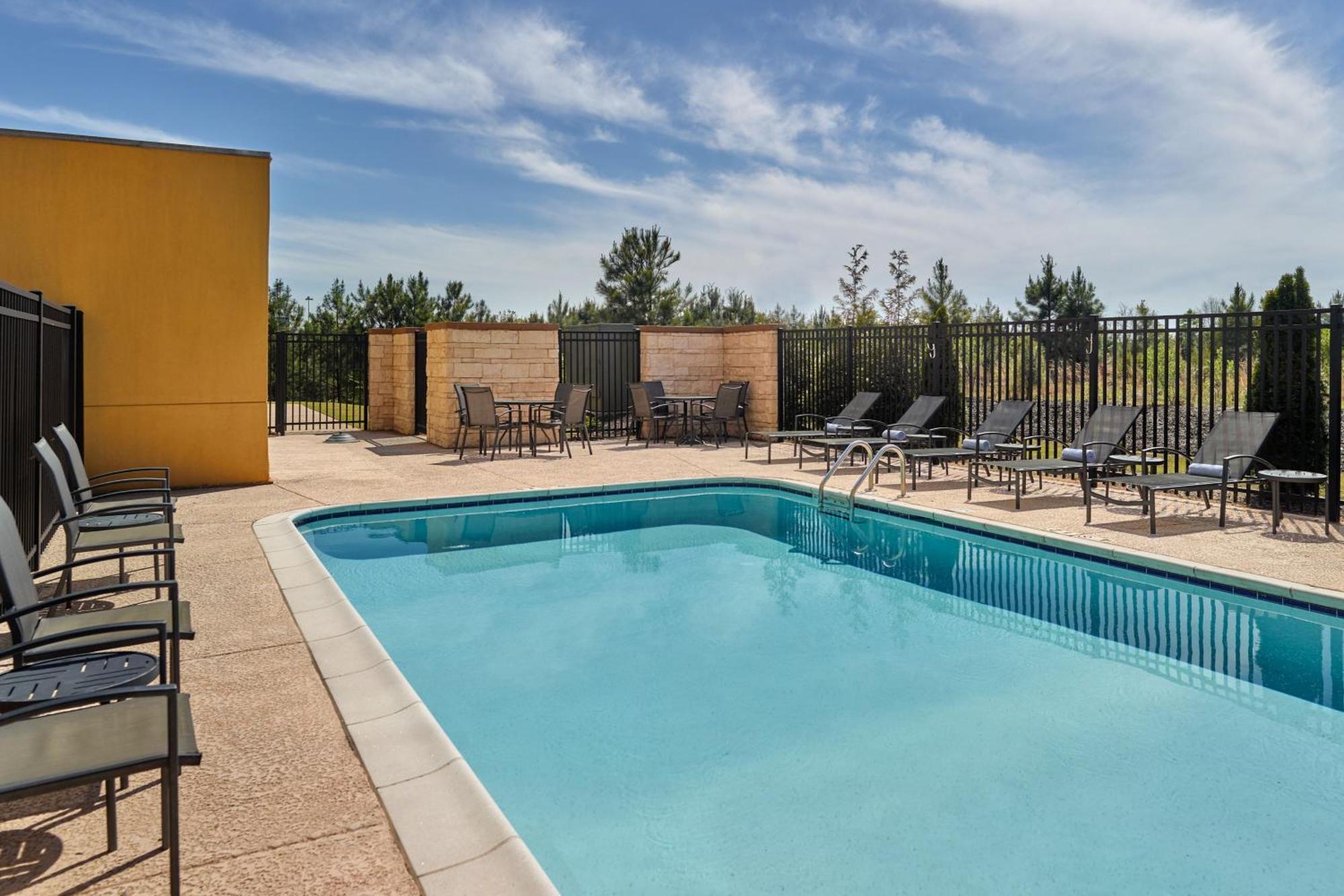 Fairfield Inn & Suites Locust Grove I-75 South Экстерьер фото